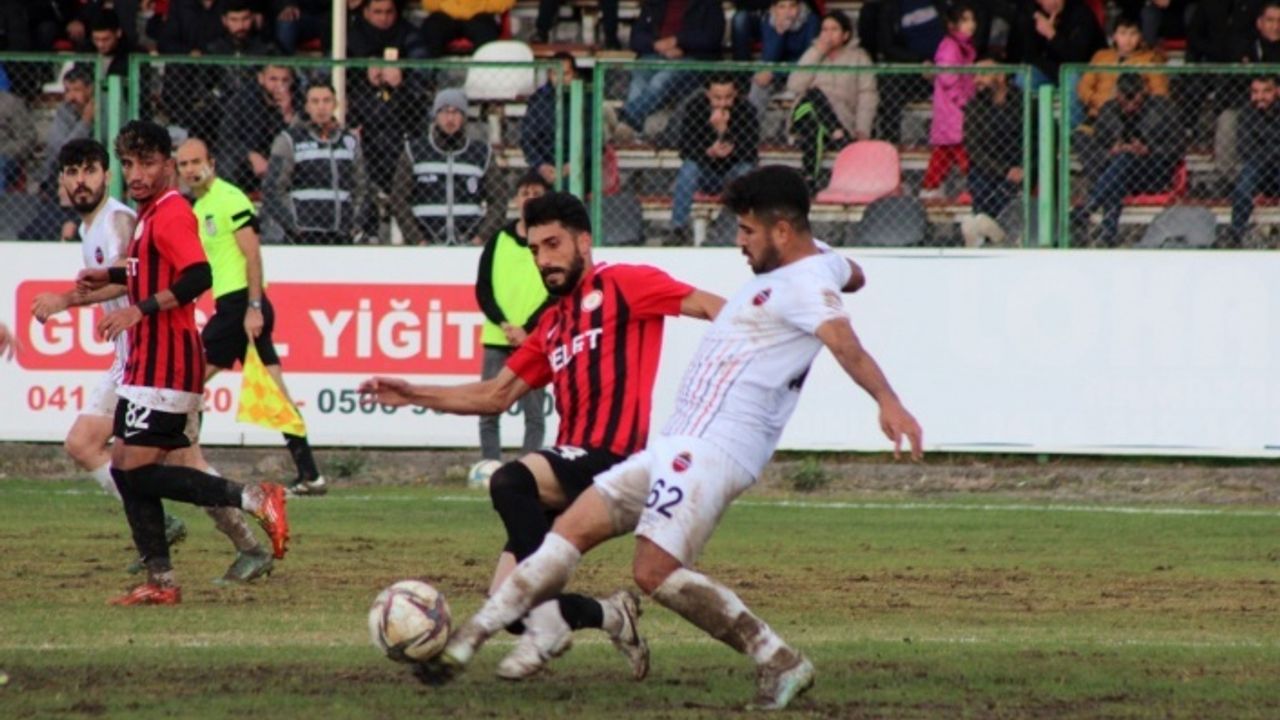 SİVEREK BELEDİYESPOR 3 PUANI HANESİNE YAZDIRDI
