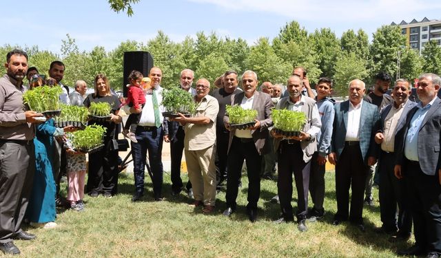 Karaköprü'de ata tohumları toprakla buluştu