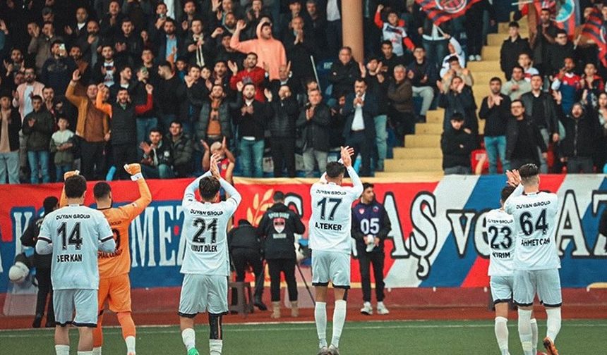 Komşu geriden gelip şampiyon oldu